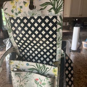 Tory Burch Floral/flower Cross Body